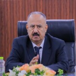 وزير النقل يوجه شركة “طيران عدن” بترتيب رحلة مستعجلة لنقل العالقين في مطار القاهرة