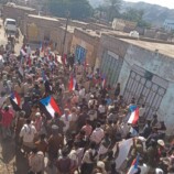 المسيمير تشهد مسيرة ومهرجانا جماهيريا تضامنا مع أبناء حضرموت وتنديداً بالانتهاكات التي ارتكبت بحق المتظاهرين