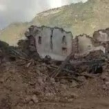 انهيار منزل أسرة في العدين بإب جراء الأمطار الغزيرة