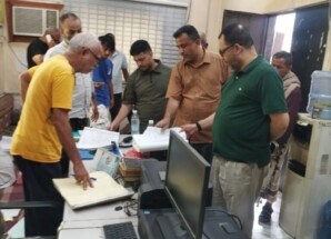 وزير الكهرباء والطاقة يطلع على جاهزية مراكز الطوارئ ويشيد بجهود الفرق الفنية