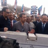 أبناء حبيل جبر بردفان يرفعون أعلام الجنوب وصور الرئيس القائد الزُبيدي أثناء حضور محافظ لحج ووزير الأشغال