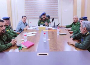 بحضور مندوب السلطة المحلية والمحافظ.. إجراء عملية الاستلام بين مدير عام الضرائب الجديد والسابق