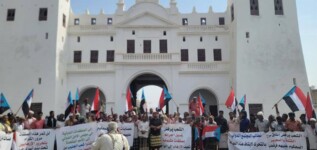من المكلا إلى الشحر.. حضرموت تواصل التصعيد ضد إدراج مدانين بالإرهاب في صفقة الأسرى