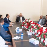 وزير الاتصالات باصرة يطلع على أوضاع هيئة البريد والتوفير البريدي بعدن