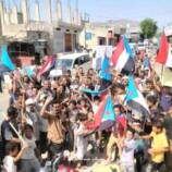 وقفات احتجاجية حاشدة في مديريات لحج رفضًا لإدراج مدانين بالإرهاب ضمن صفقة تبادل الأسرى