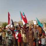 تظاهرة حاشدة في كرش تضامناً مع قبائل ردفان ورفضاً لإطلاق سراح العناصر الإرهابية تحت مسمى “أسرى حرب”