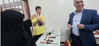 وزير التربية والتعليم يطلع على إبداعات طلاب تربية جامعة عدن في مسرح الدمى