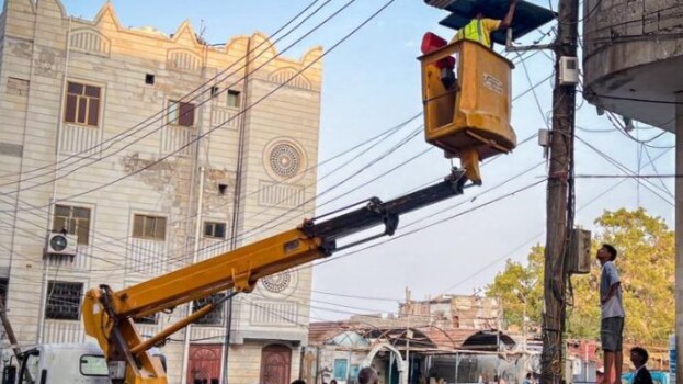 قسم الإنارة بصيرة ينفذ أعمال صيانة في عدد من مناطق المديرية
