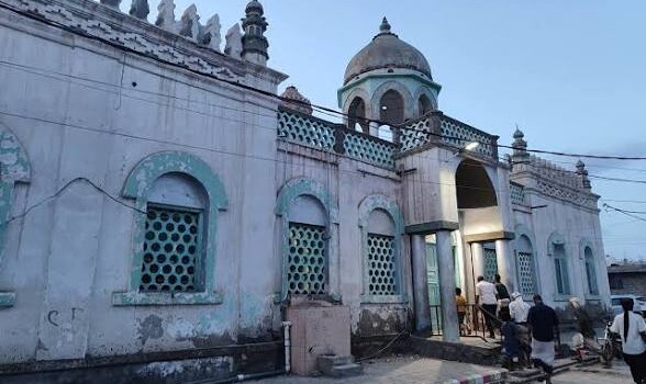 منابر لحج .. خطباء الجمعة في جوامع ومساجد المحافظة دعوات لرص الصفوف ومواجهة الخطر الحوثي وإسناد الجبهات حتى النصر