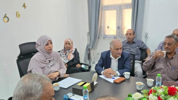 الجهاز المركزي للإحصاء يناقش مع اللجان المجتمعية حصر وتسجيل النازحين في عدن