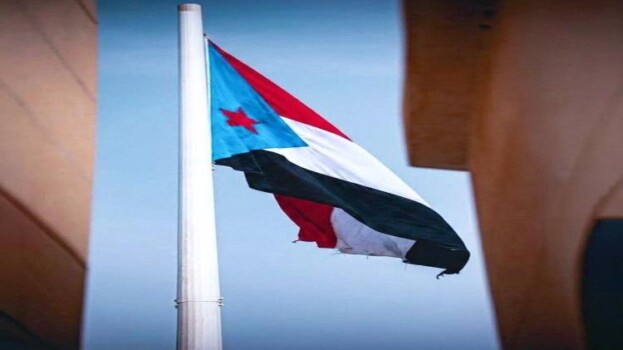 قراءة في المشهد السياسي والعسكري المتسارع ..الجنوب على طاولة لم تُعلن عنها