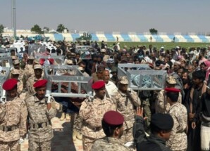 تنفيذية انتقالي شبوة تشارك في تشييع جثامين شهداء مجزرة معسكر العلم بمدينة عتق