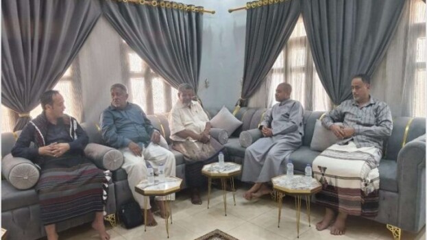 بتوجيهات الكثيري.. وفد من الجمعية الوطنية يقدم واجب العزاء لأسرة الفقيد محفوظ عبيد بنش بالمكلا