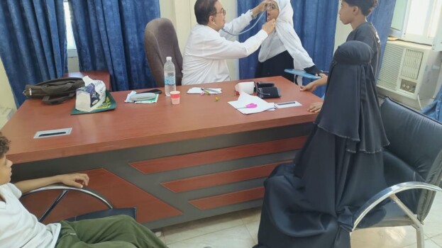 جامعة لحج تواصل تقديم خدماتها الطبية المجانية عبر مركز التعليم المستمر وخدمة المجتمع