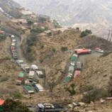 الحوثيون يفجرون عبّارة رئيسية في هيجة العبد ويقطعون طريق تعز – عدن